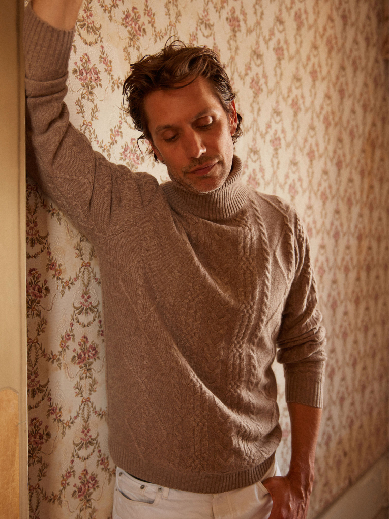 Cashmere sweater Ovol