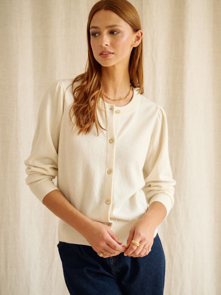 Karla - Cardigan en cachemire à boutons dorés blanc pour femme